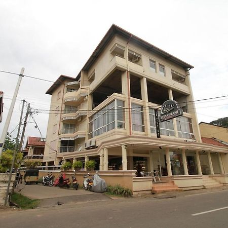 Oyo 317 Choy'S Waterfront Residence Negombo Esterno foto