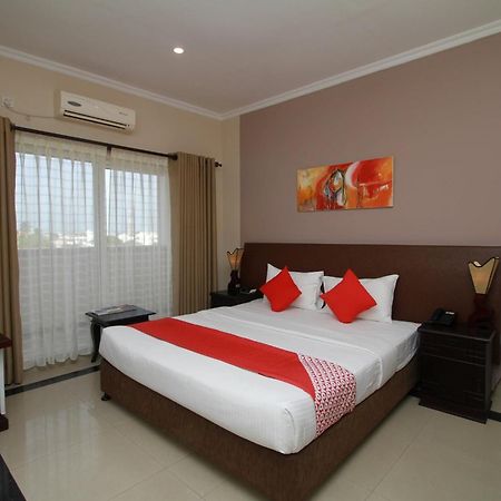 Oyo 317 Choy'S Waterfront Residence Negombo Esterno foto