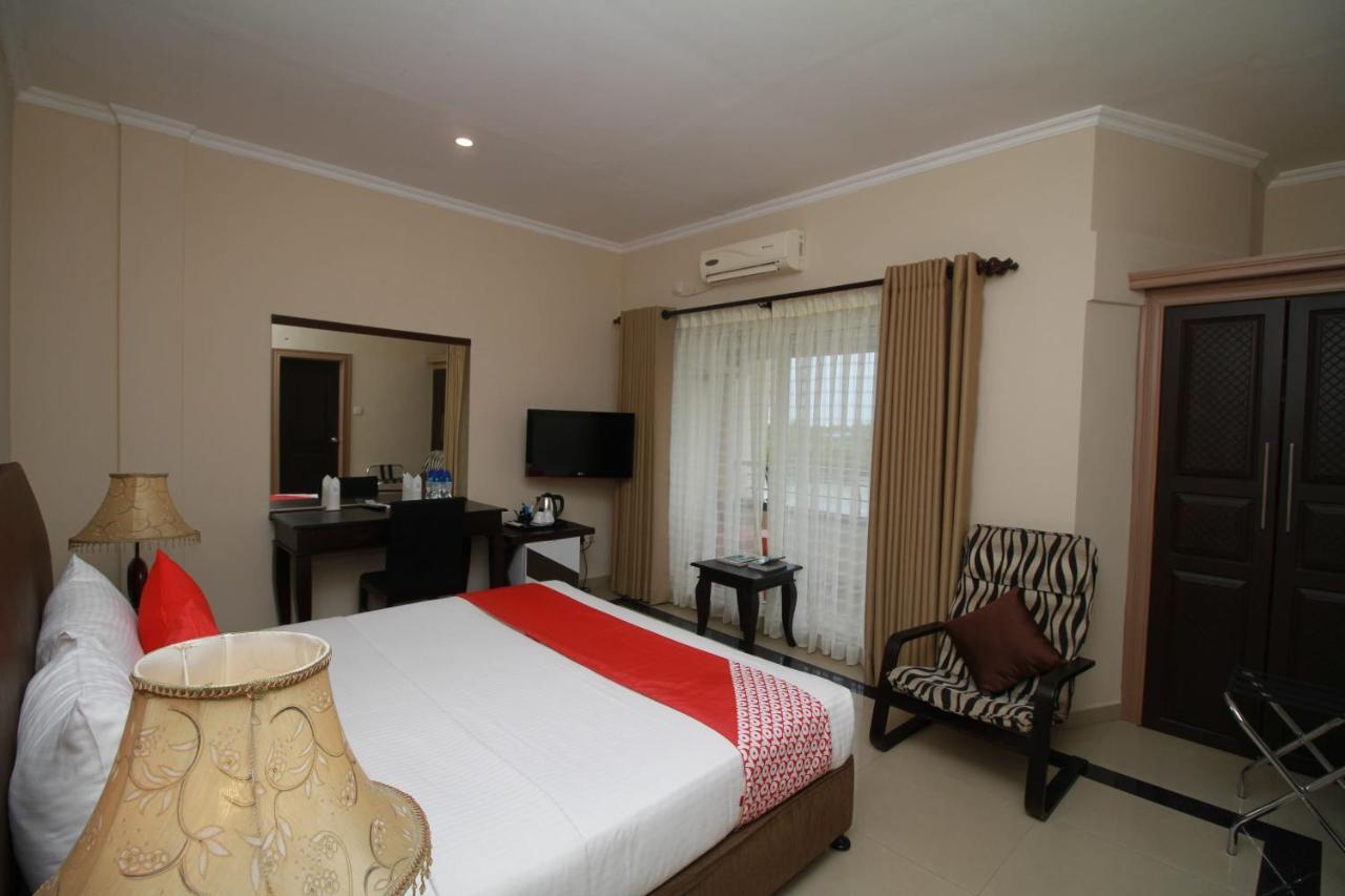 Oyo 317 Choy'S Waterfront Residence Negombo Esterno foto