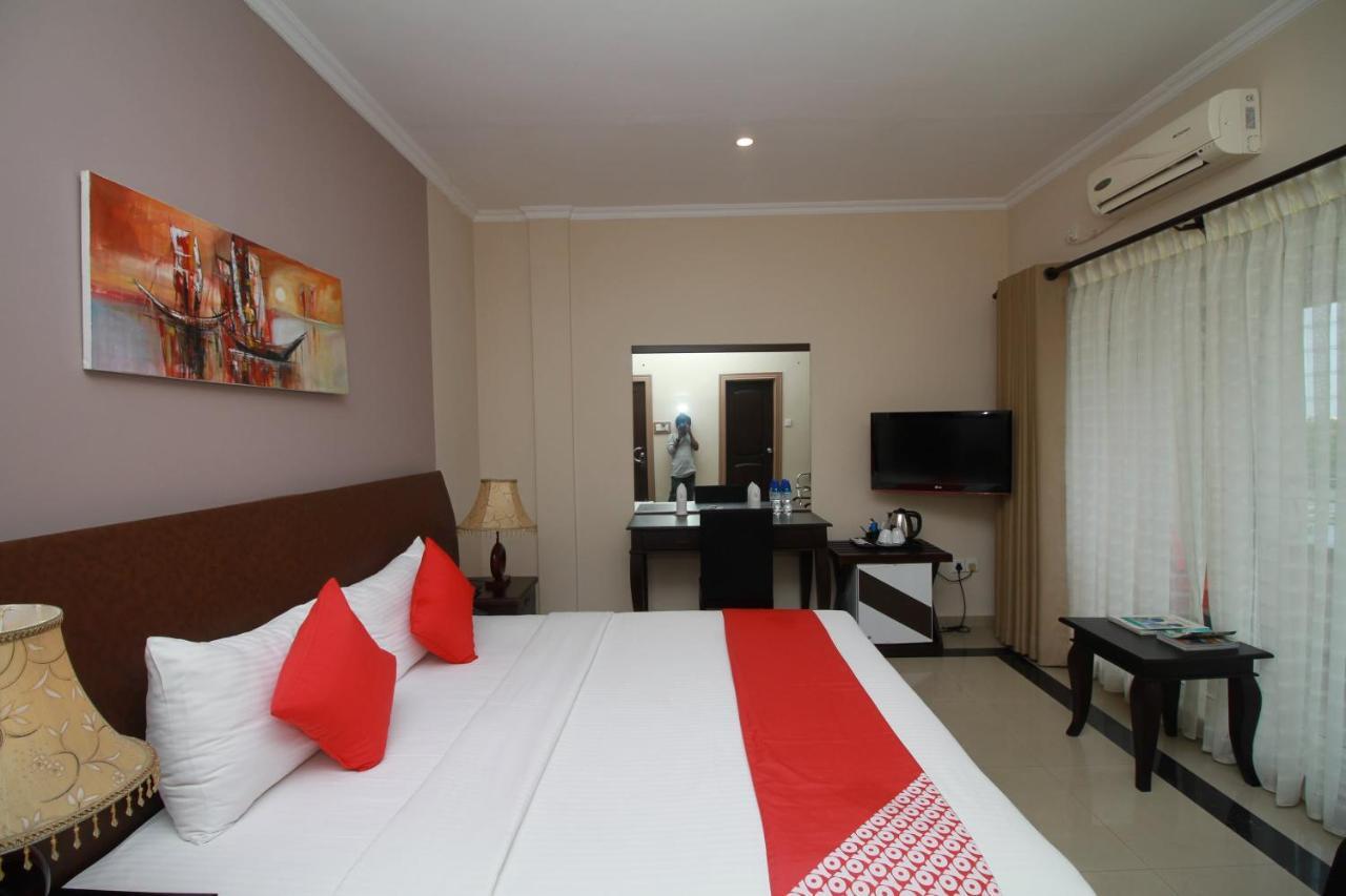Oyo 317 Choy'S Waterfront Residence Negombo Esterno foto