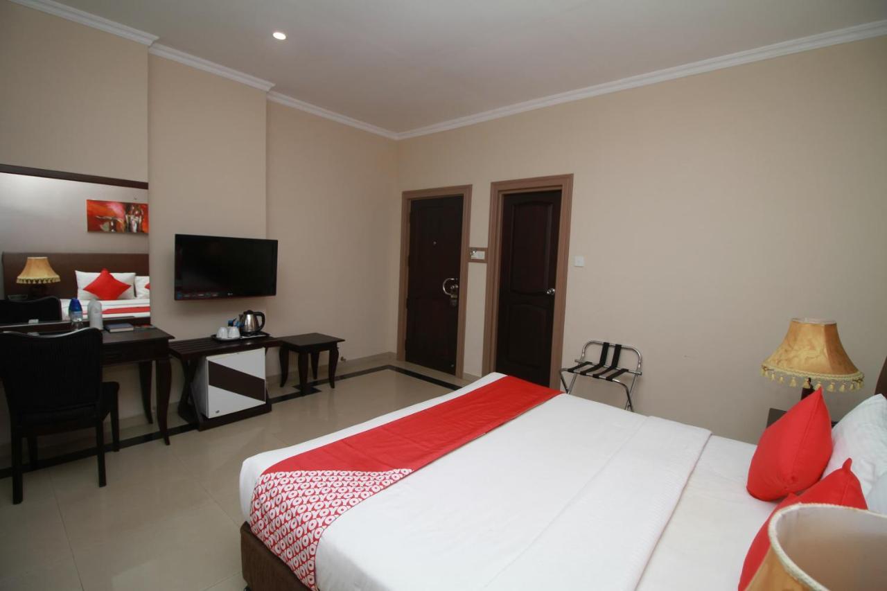 Oyo 317 Choy'S Waterfront Residence Negombo Esterno foto