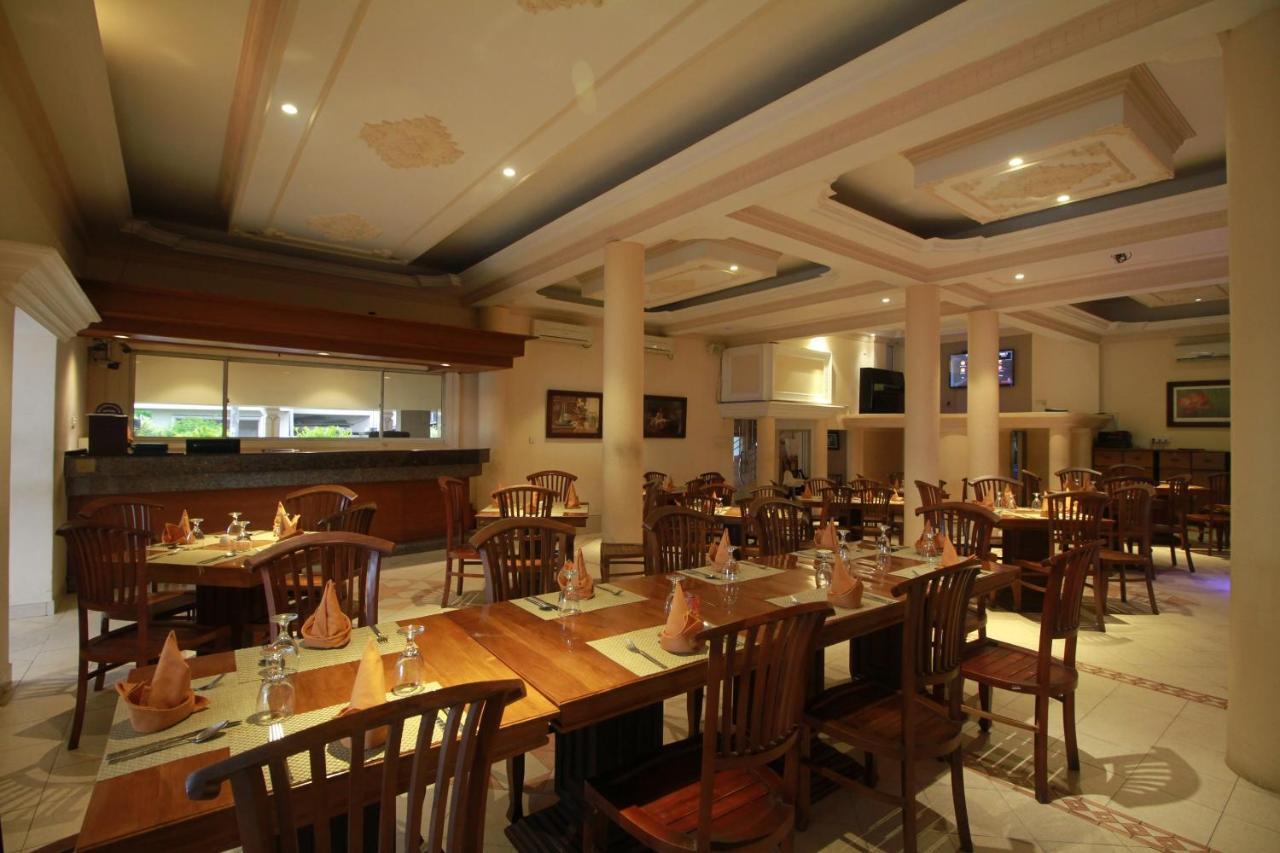 Oyo 317 Choy'S Waterfront Residence Negombo Esterno foto