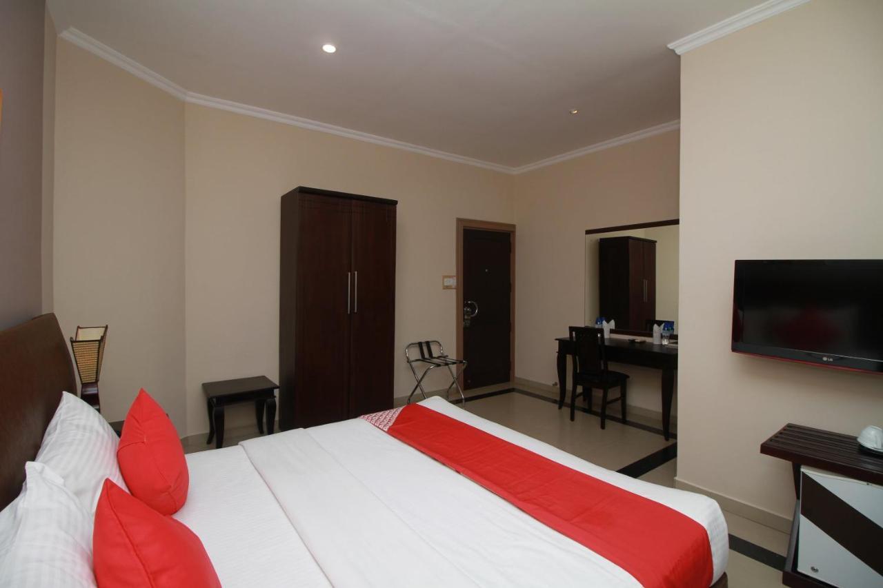 Oyo 317 Choy'S Waterfront Residence Negombo Esterno foto