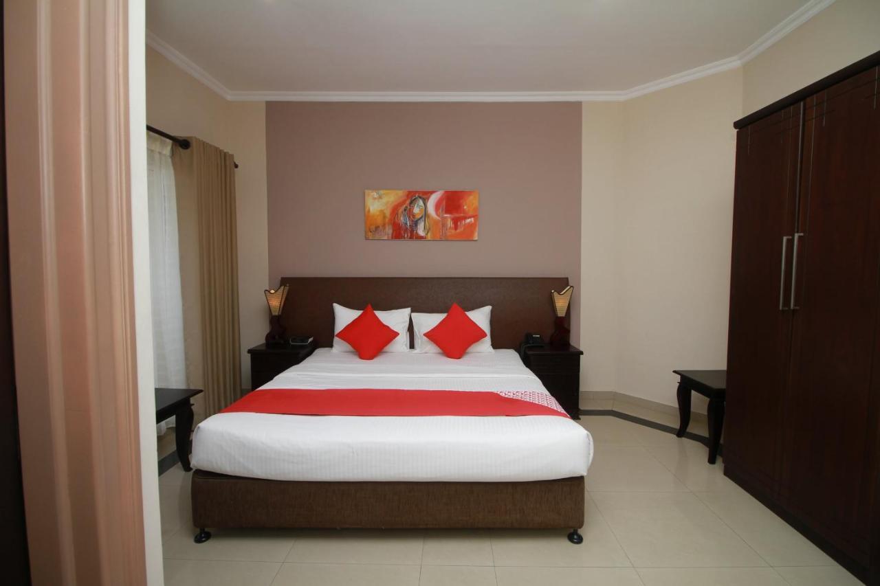 Oyo 317 Choy'S Waterfront Residence Negombo Esterno foto