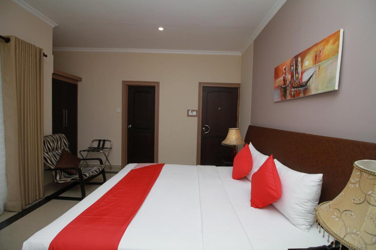 Oyo 317 Choy'S Waterfront Residence Negombo Esterno foto